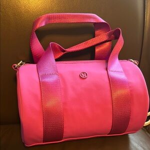 Lululemon Athletica Pink Travel Bag with Versatile Straps